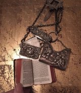画像: １９世紀の銀製素晴らしいシャタレーン　聖書、メモ帳、爪の手入れセットなど