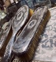 画像12: 19世紀 フランスアンティーク リボンデザインのバニティセット 銀とカットガラス