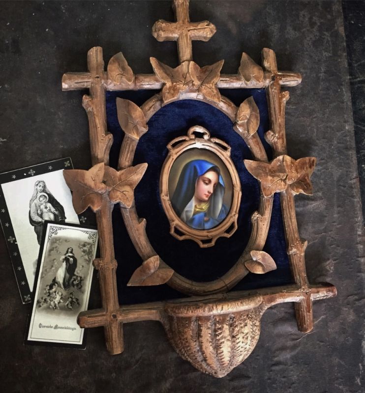 画像2: ハンドペイントの陶板（嘆きのマリア）付き 聖水盤